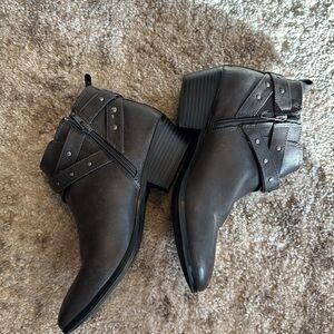 Style & Co. Ankle Boots W SZ 8.5 M Black Leather Almond Toe Side Zip Block Heel